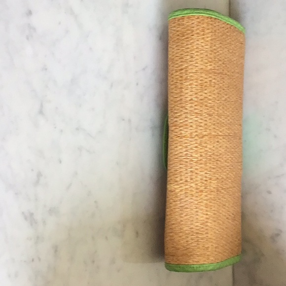 Straw clutch bag with green trim - Picture 3 of 4